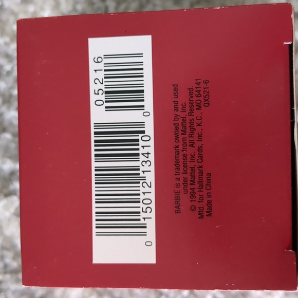 Hallmark Holiday Barbie Ornament 1994 - Picture 3 of 5
